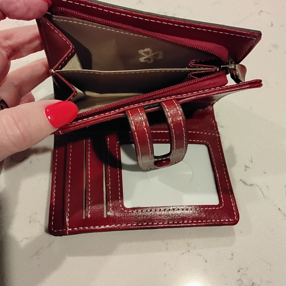 LIKE NEW Bundle 5 for $10 - Leather RFID Wallet with Multiple Compartments